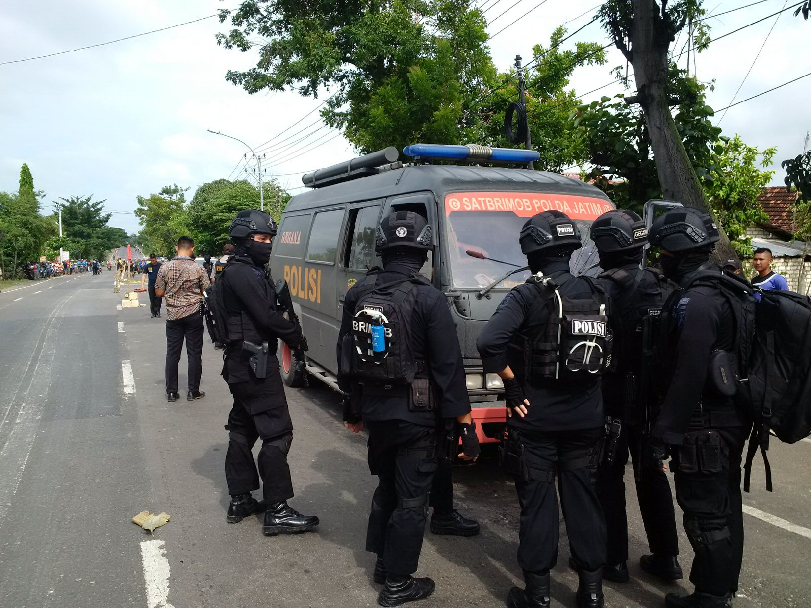 penembakan-teroris-di-tuban_20170409_004205.jpg