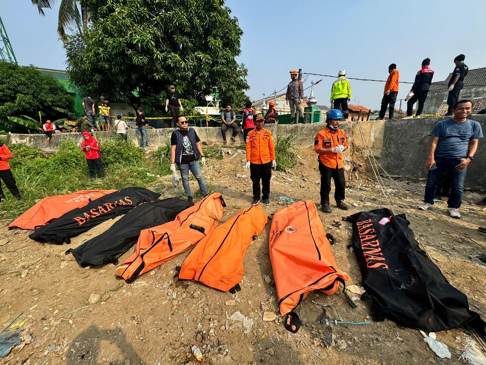 VIDEO UPDATE Penemuan 7 Mayat di Bekasi: Tak Ada Luka Hingga Propam Periksa 9 Anggota Tim Patroli