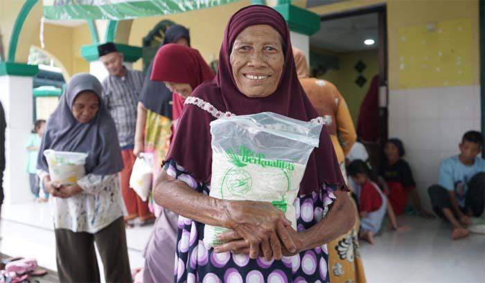 8 Asnaf Penerima Zakat dalam Islam, Siapa Saja yang Berhak?