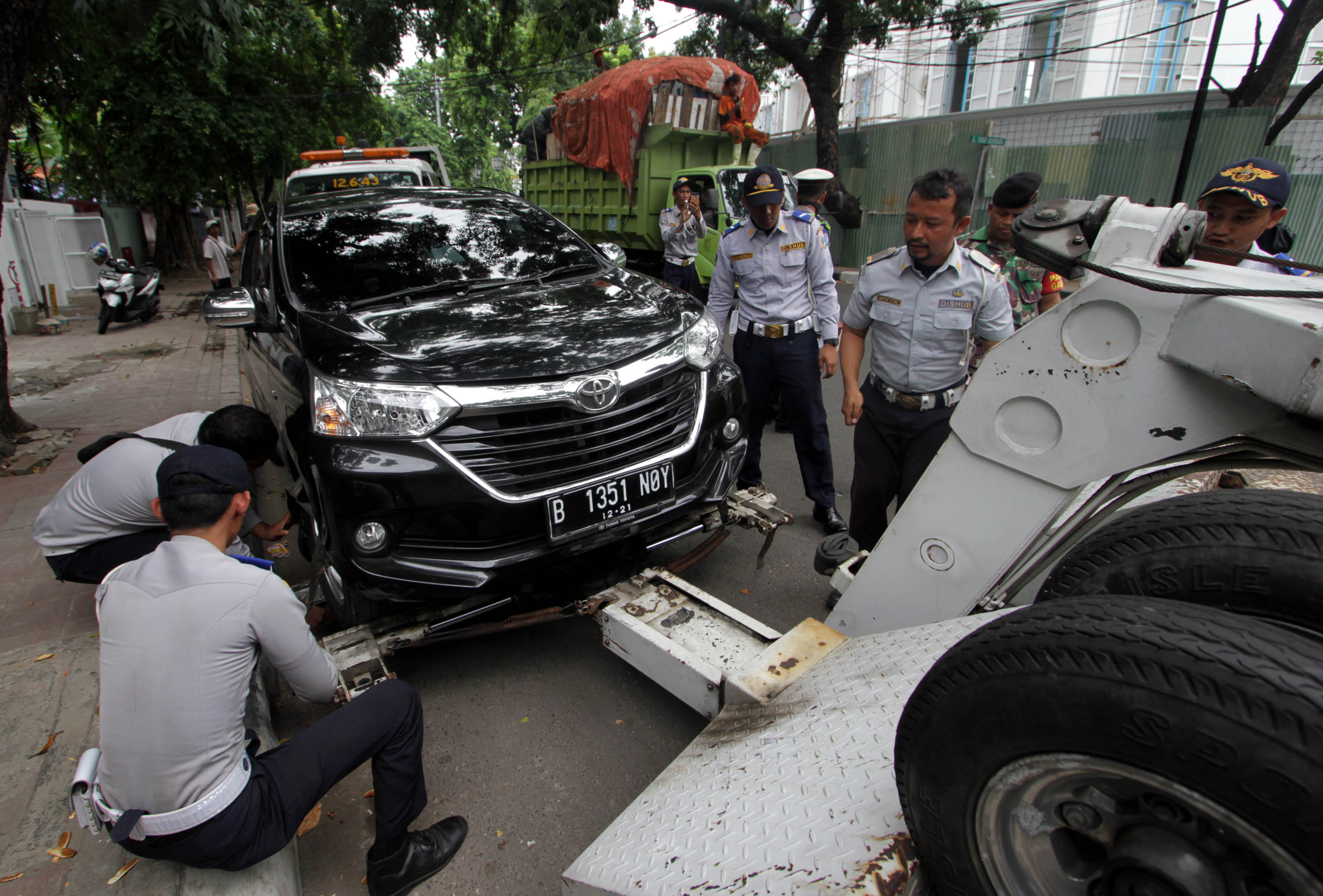 penertiban-parkir-liar_20181115_140039.jpg
