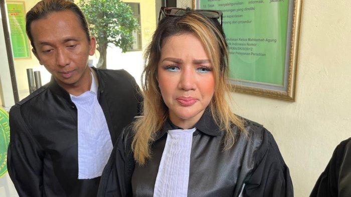 pengacara-barbie-kumalasari-di-pn-depok.jpg