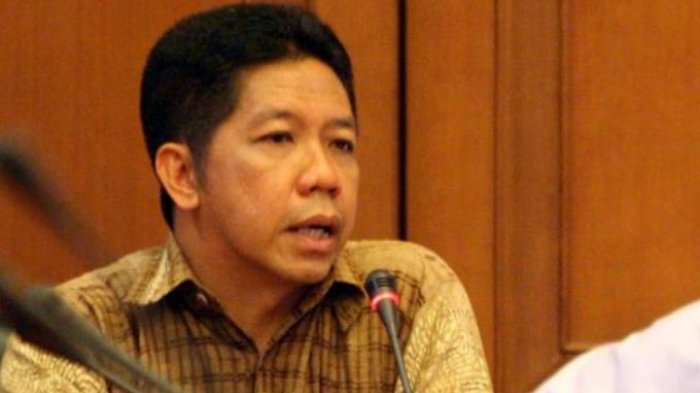 pengamat-komunikasi-politik-effendi-gazali_20181107_095807.jpg