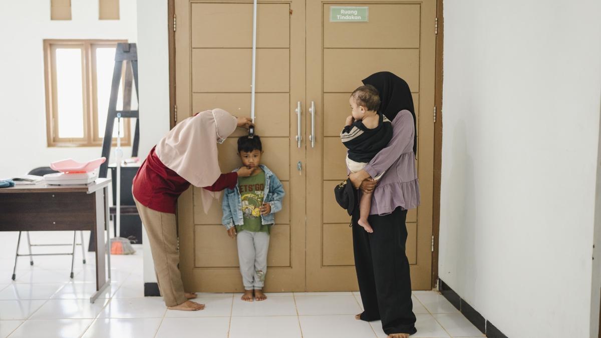 PENGENTASAN STUNTING - Maluku Utara menjadi salah satu daerah yang berhasil mengalami penurunan stunting dari 31,4 persen pada tahun 2018 menjadi 23,2 persen pada tahun 2024. Meski begitu, laju penurunan masih dinilai stagnan dan belum cukup progresif.