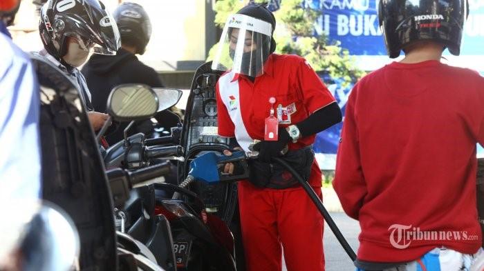 pengisian-bbm-jenis-pertamax-di-spbu-pertamina-1.jpg