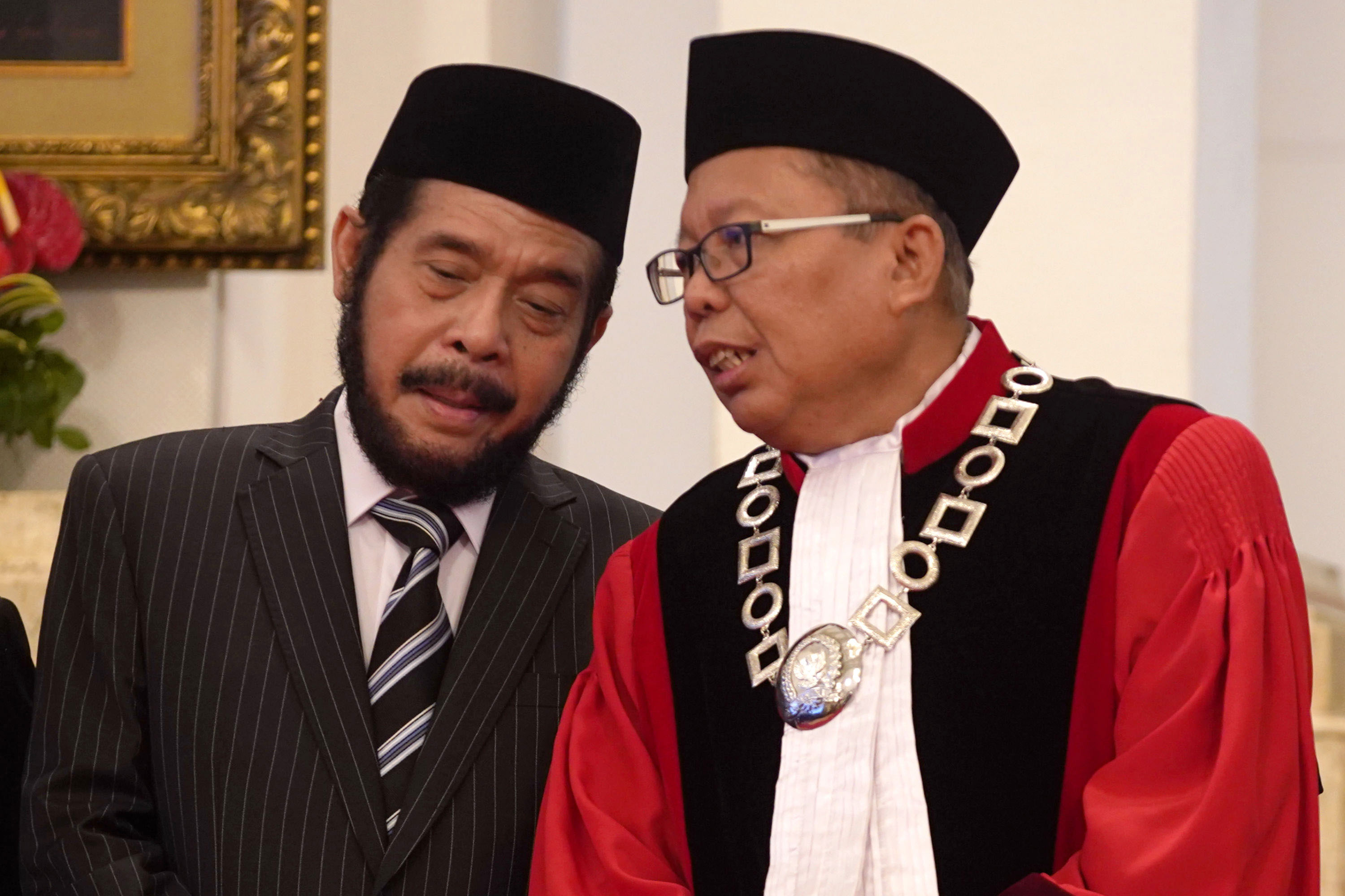 pengucapan-sumpah-hakim-mk-asrul-sani_20240118_140143.jpg
