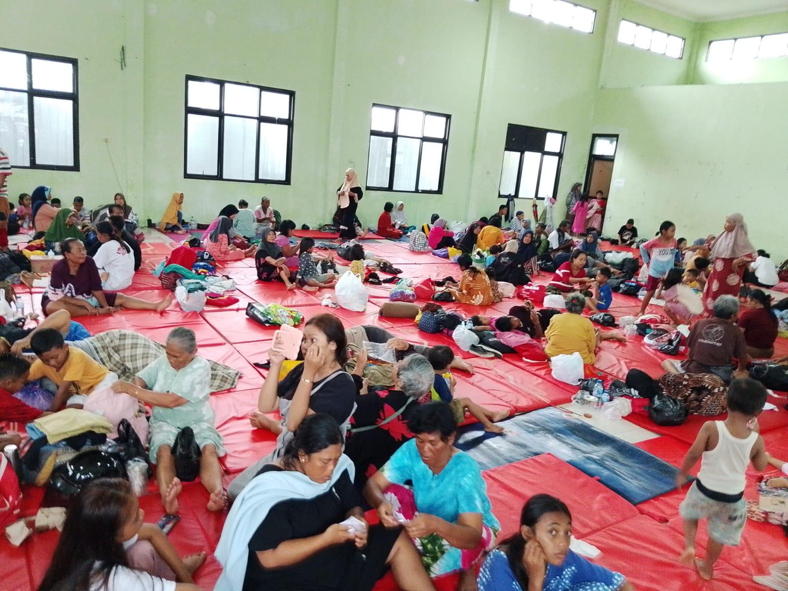 pengungsi-banjir-pekalongan-1.jpg