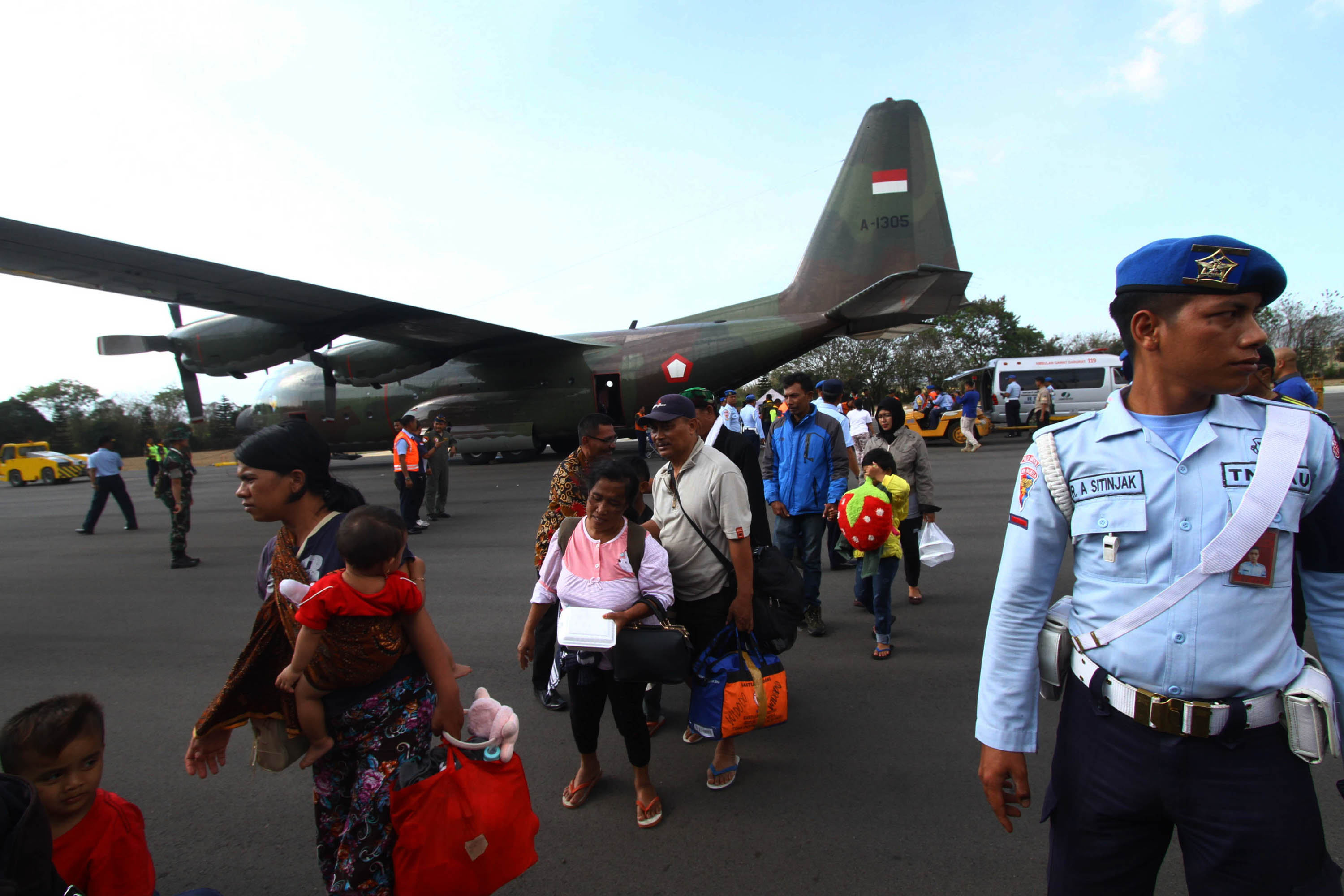 pengungsi-dari-wamena-tiba-di-malang_20191002_161504.jpg