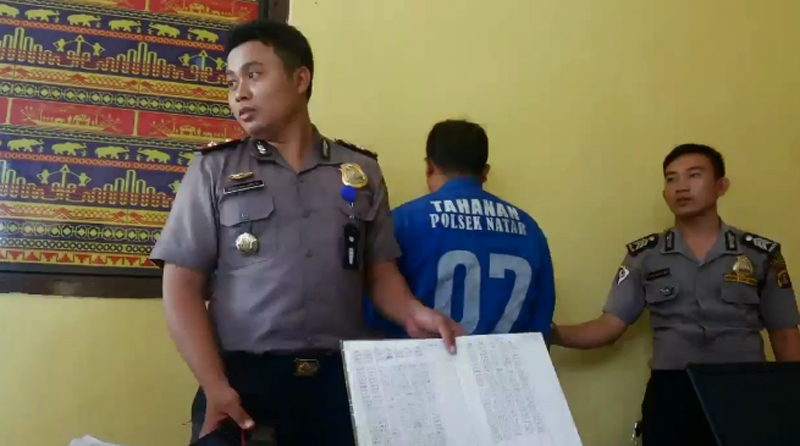 penjual-kemplang-ini-mengaku-jadi-bandar-togel_20160809_223244.jpg