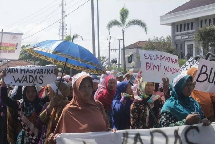penolakan-pembangunan-bendungan-bener.jpg