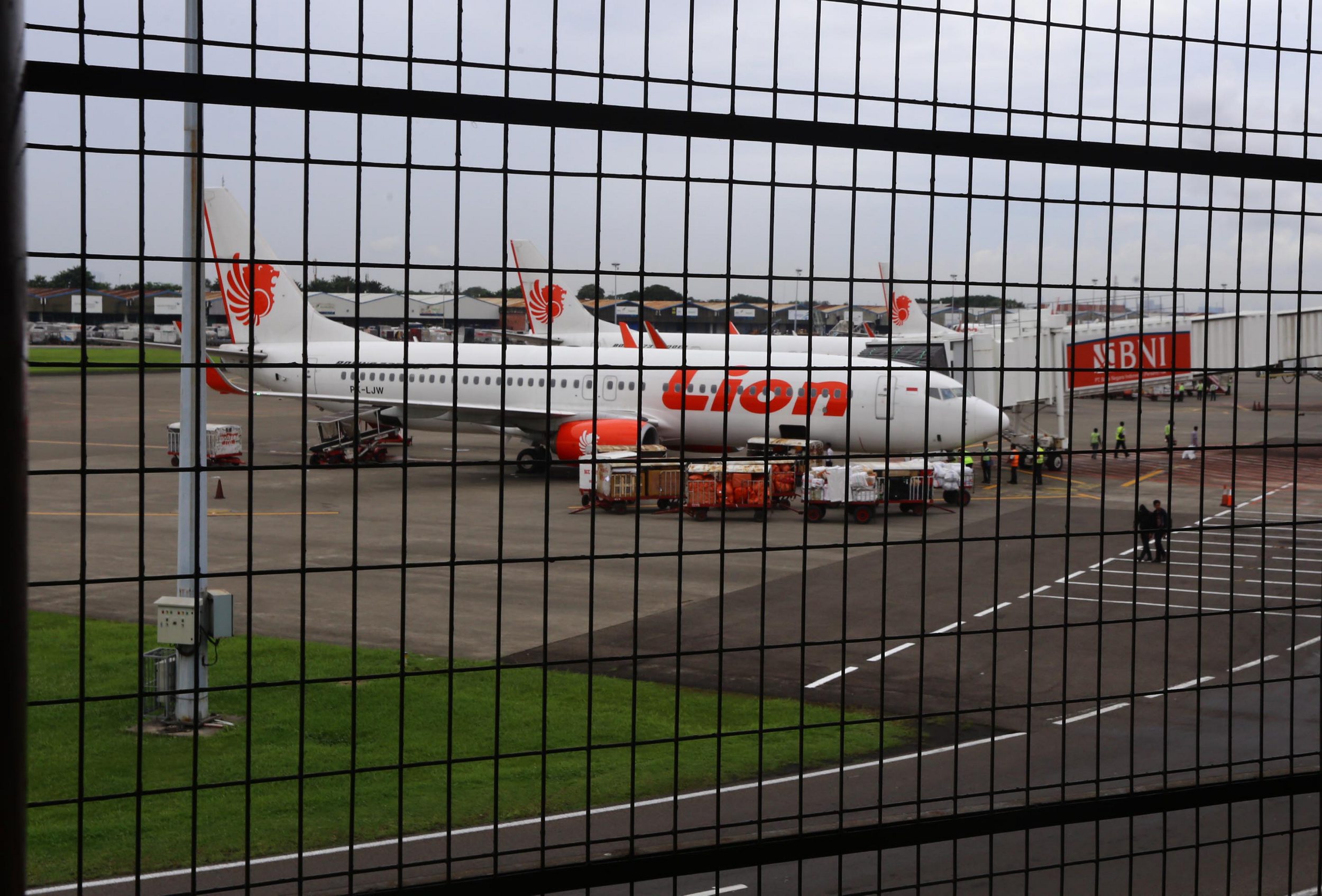 penumpang-lion-air-batal-berangkat-dari-bandara-soekarno-hatta_20150220_141913.jpg