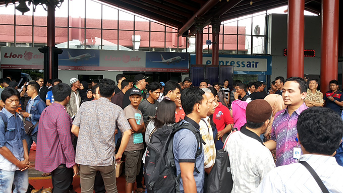 penumpang-lion-air-di-terminal-3-bandara-soekarno-hatta_20150220_132518.jpg