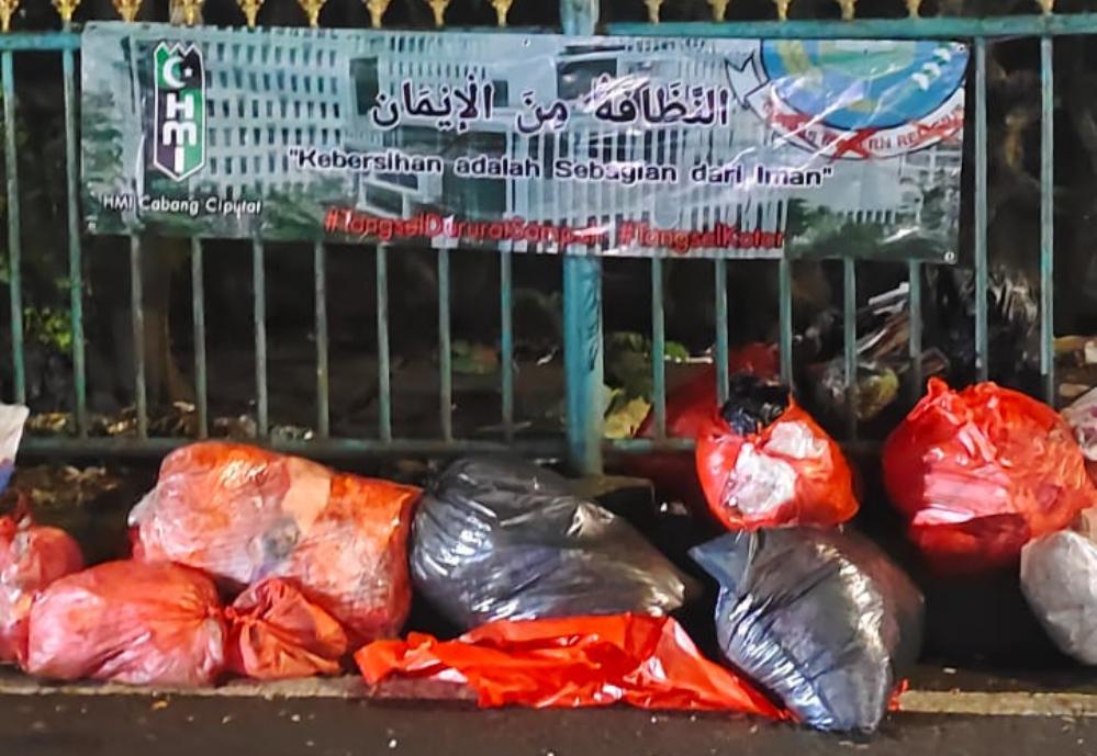 HMI Ciputat Minta Pemkot Tangsel Tuntaskan Masalah Sampah dengan Langkah Konkret