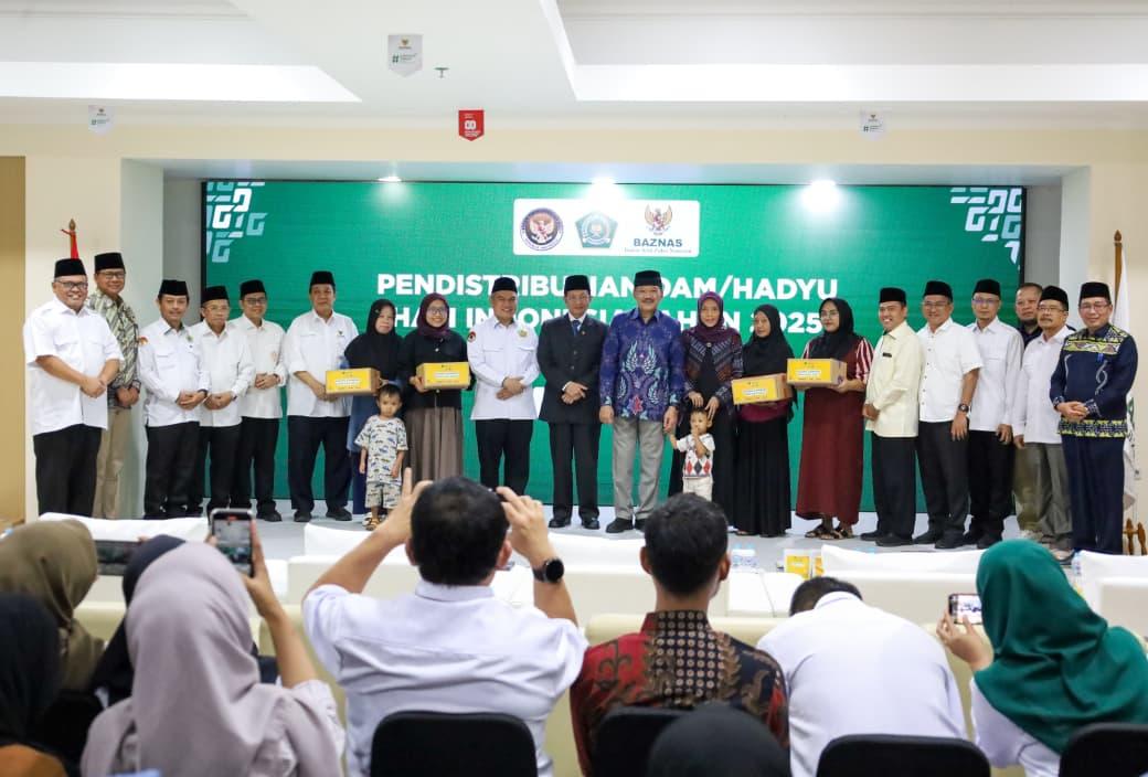 BAZNAS Bersama Menag RI Mulai Distribusikan Daging Dam untuk 42.215 Mustahik