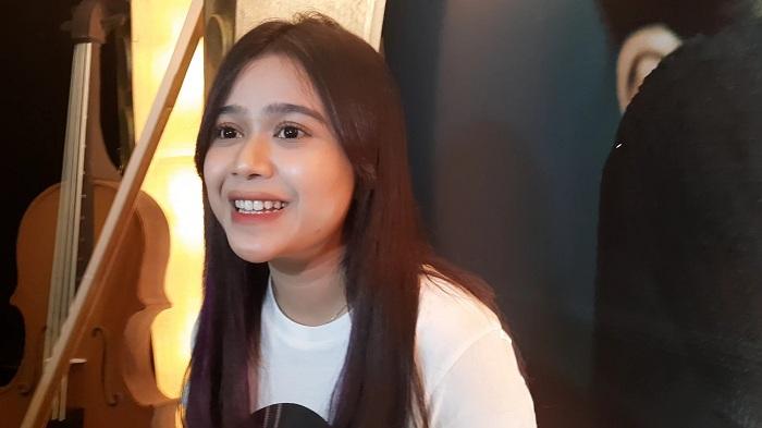 penyanyi-jebolan-ajang-pencarian-bakat-indonesian-idol-bianca-jodie-maurinne-1.jpg