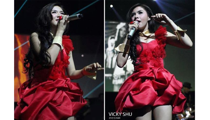 penyanyi-vicky-shu-saat-menyanyi-di-atas-panggung_20180129_200003.jpg