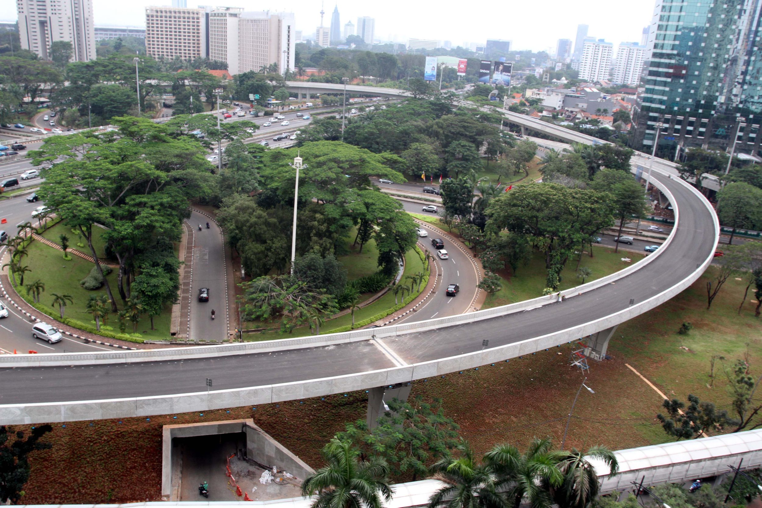 penyelesaian-akhir-jembatan-simpang-susun-semanggi_20170715_173010.jpg