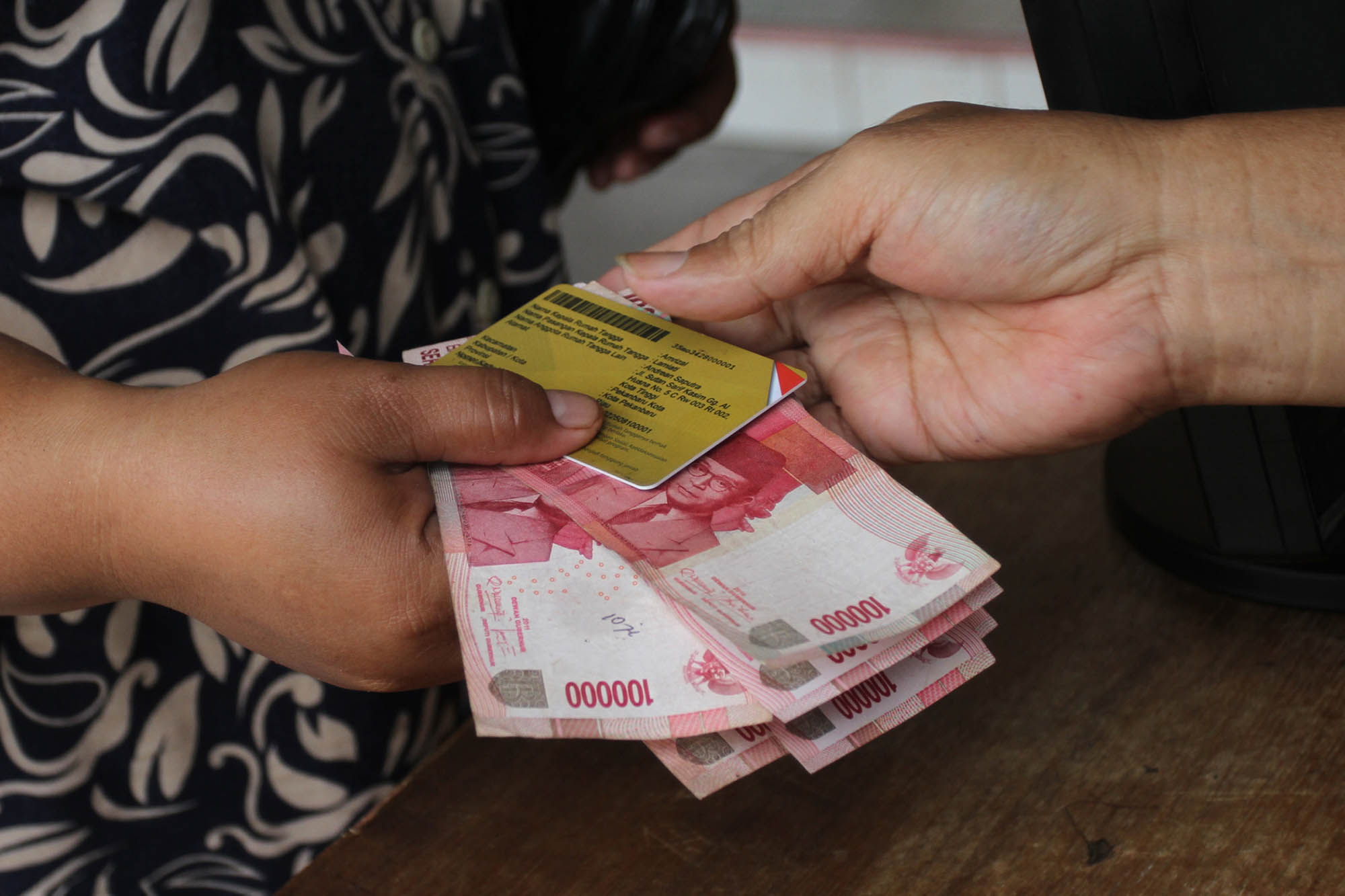 penyerahan-dana-psks-di-pekanbaru_20150406_131346.jpg