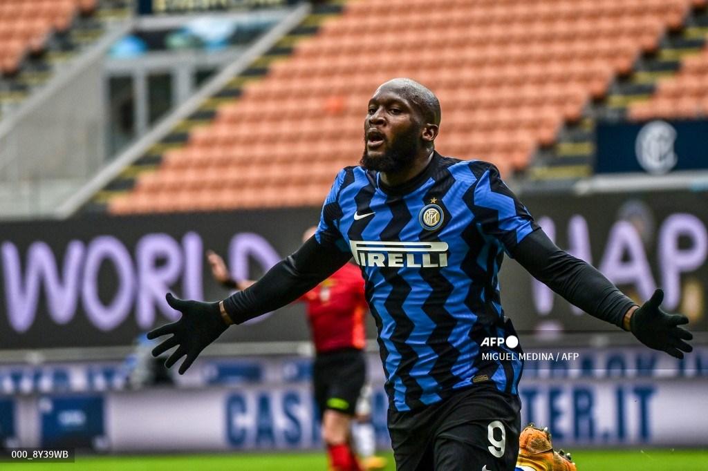 penyerang-inter-milan-romelu-lukaku-merayakan-setelah-mencetak-gol-ke-gawang-crotone.jpg