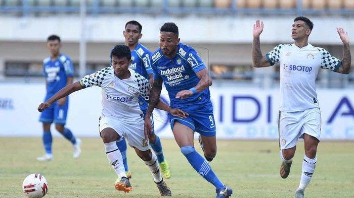 penyerang-persib-bandung-wander-luiz-3.jpg