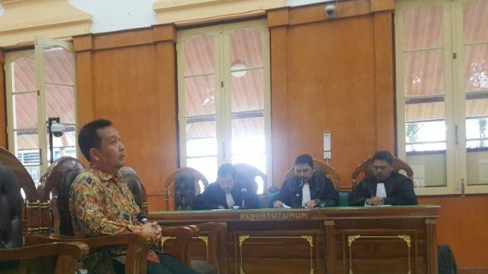 penyuap-bupati-labuhanbatu-pangonal-harahap-effendi-syahputra-alias-asiong-diadili-di-pn-medan.jpg