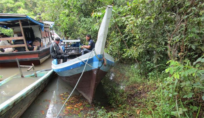 perahu-pemburu-di-taman-nasional-way-kambas-disita-klhk.jpg