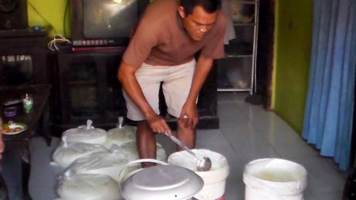 perajin-yoghurt-tasikmalaya_20150118_214437.jpg