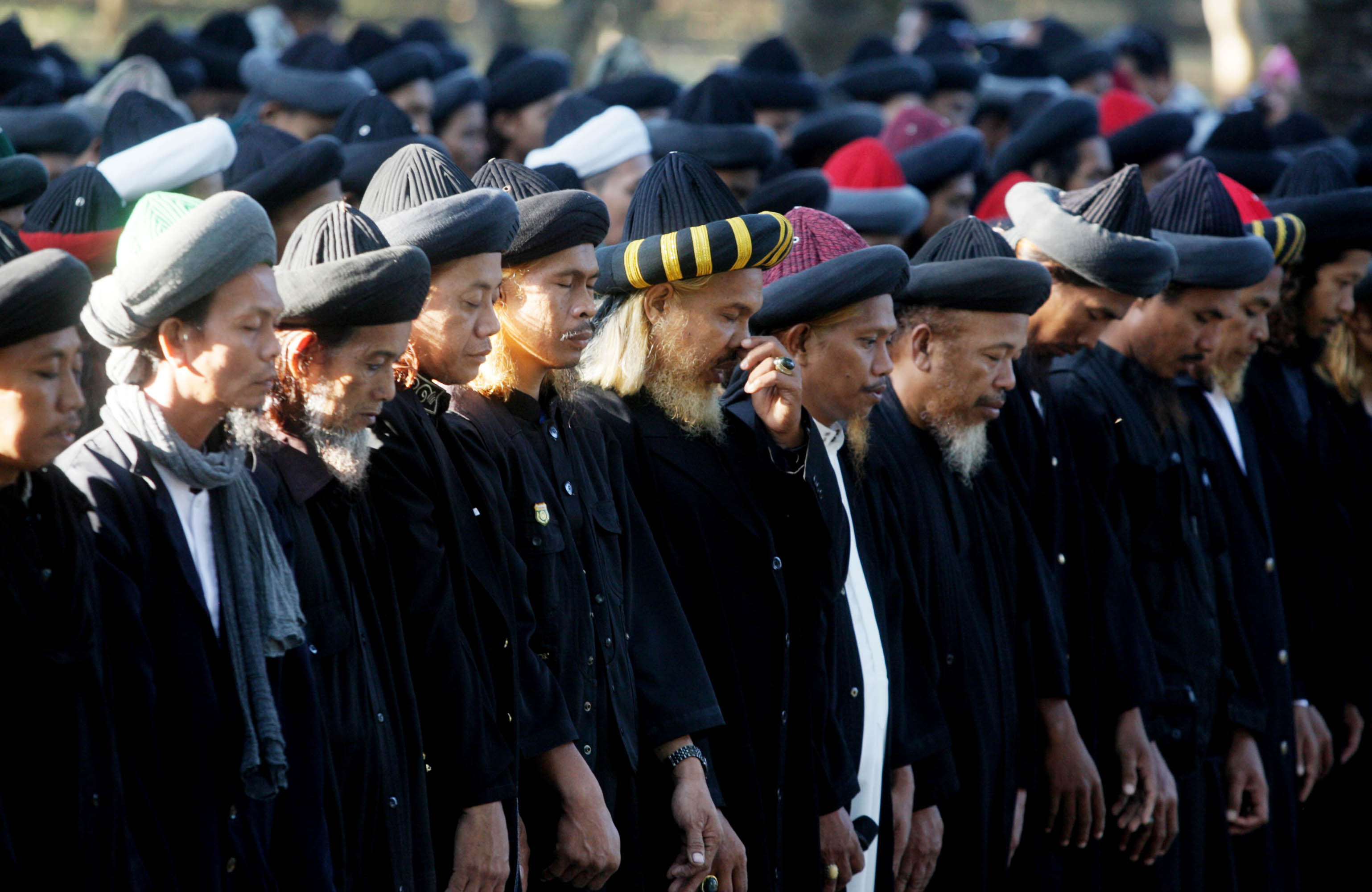 perayaan-idul-fitri-jamaah-al-nadzir-di-gowa_20150718_171310.jpg