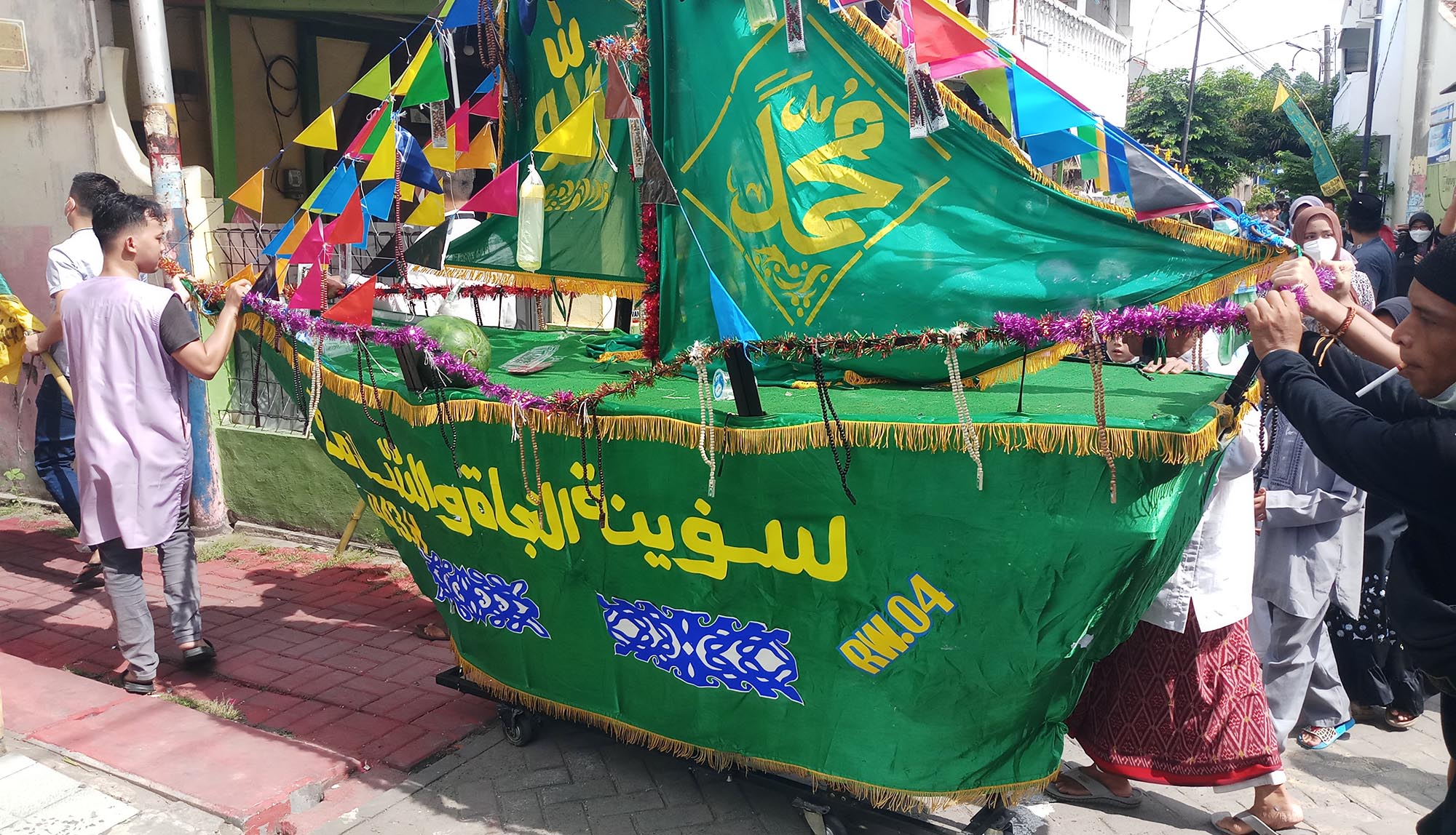 perayaan-maulid-nabi-di-kapung-kali-pasir-kota-tangerang_20211020_235657.jpg