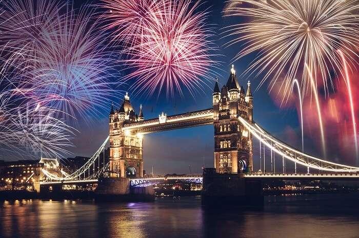perayaan-tahun-baru-di-london-inggris.jpg