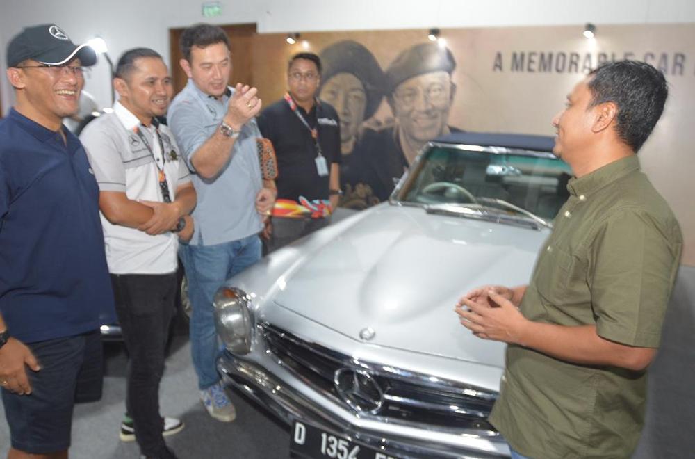 perhelatan-akbar-merceday-benz.jpg