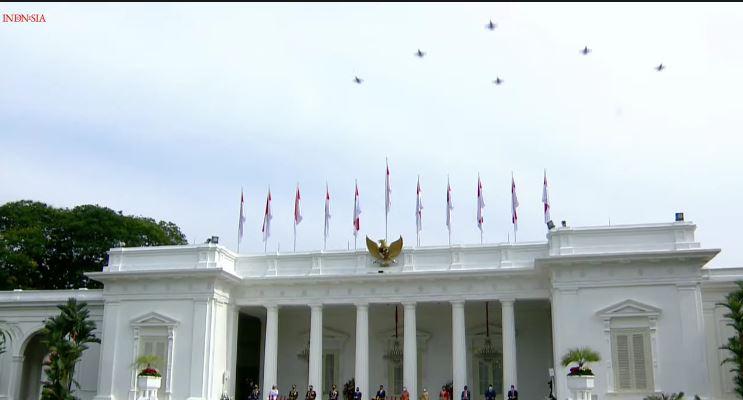 peringatan-hut-ke-76-tni-18-pesawat-tempur-atraksi-di-atas-istana-merdeka.jpg