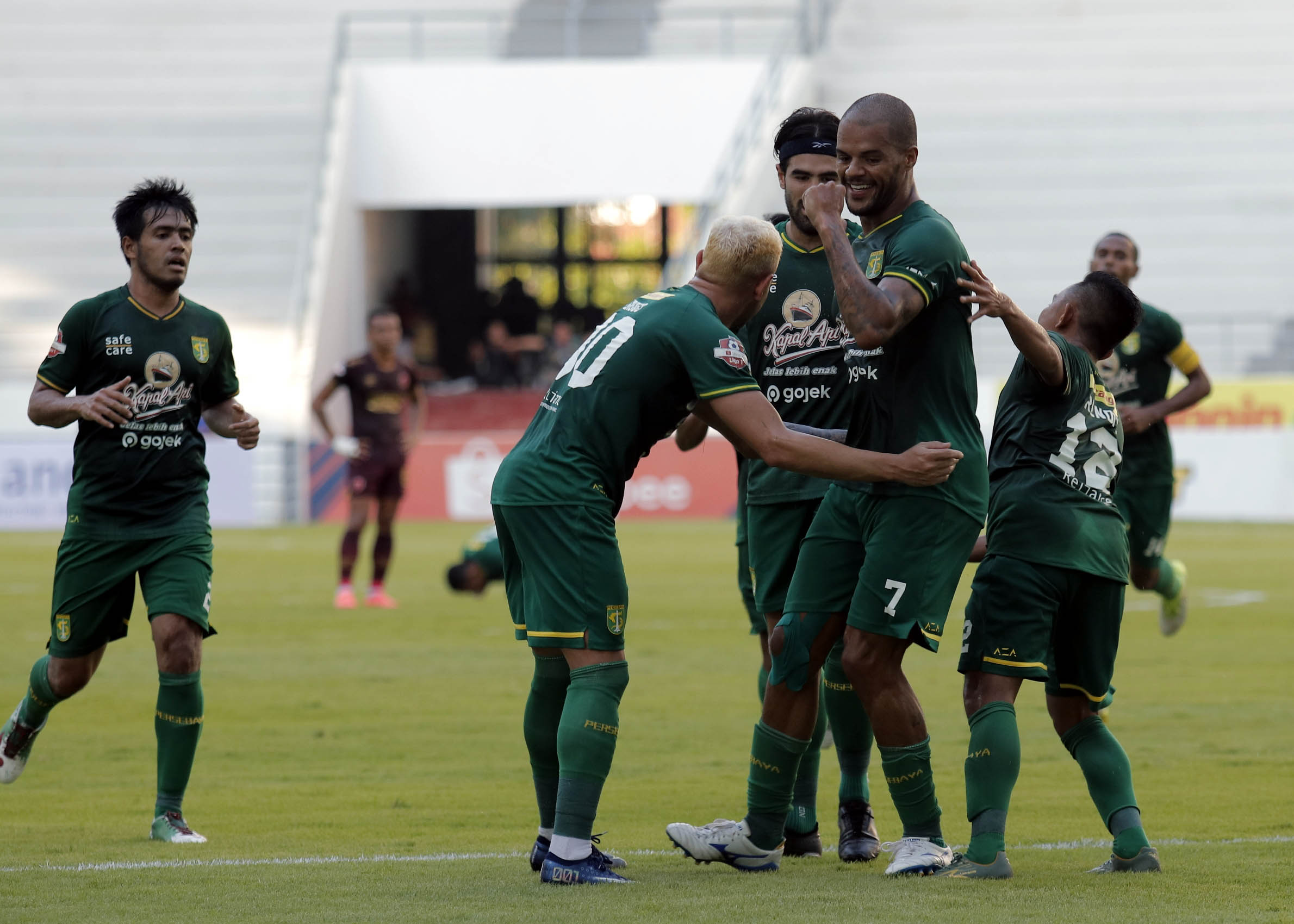 persebaya-surabaya-kalahkan-psm-makassar-di-balikpapan_20191114_233044.jpg