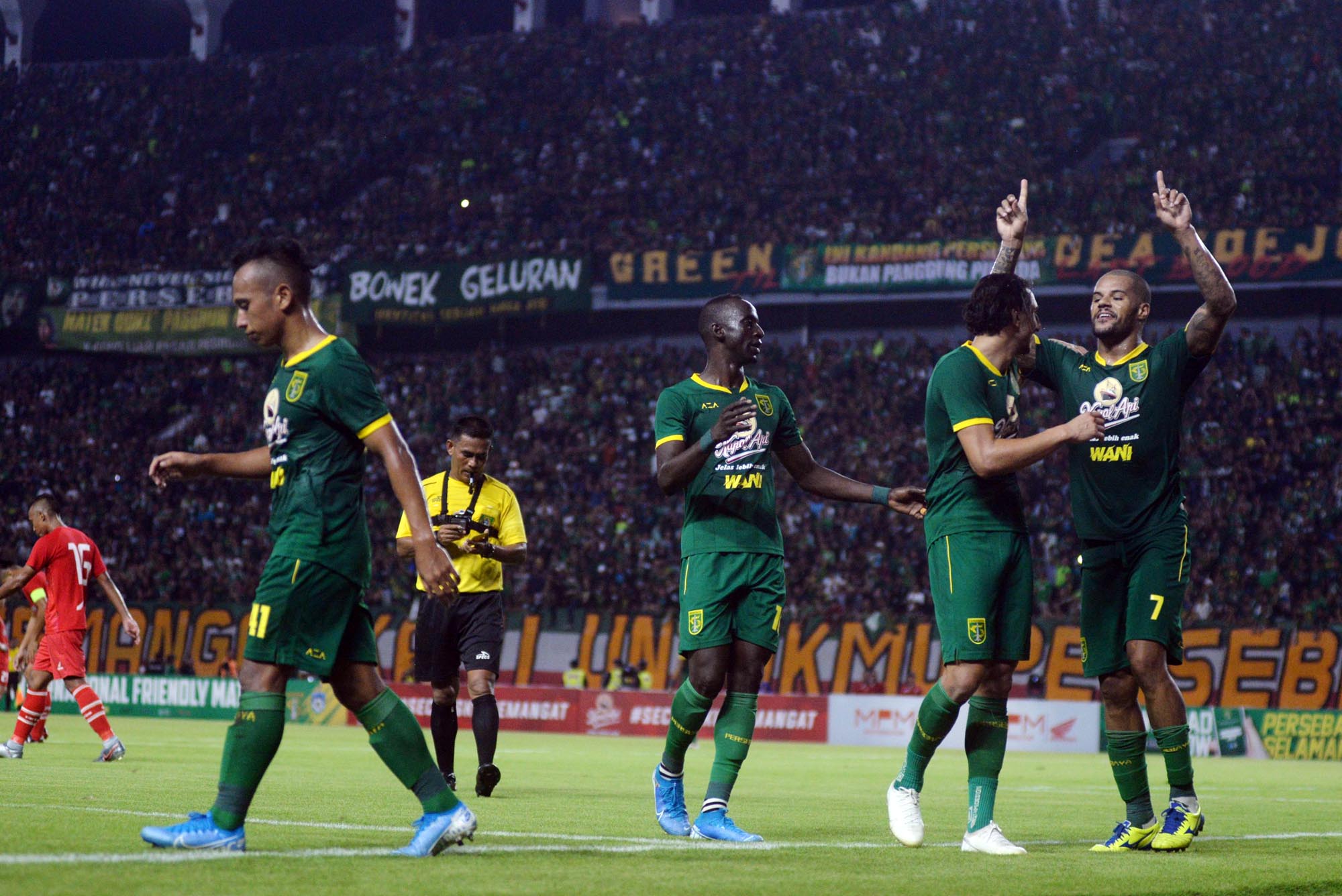 persebaya-surabaya-kalahkan-sabah-fa_20200209_161439.jpg