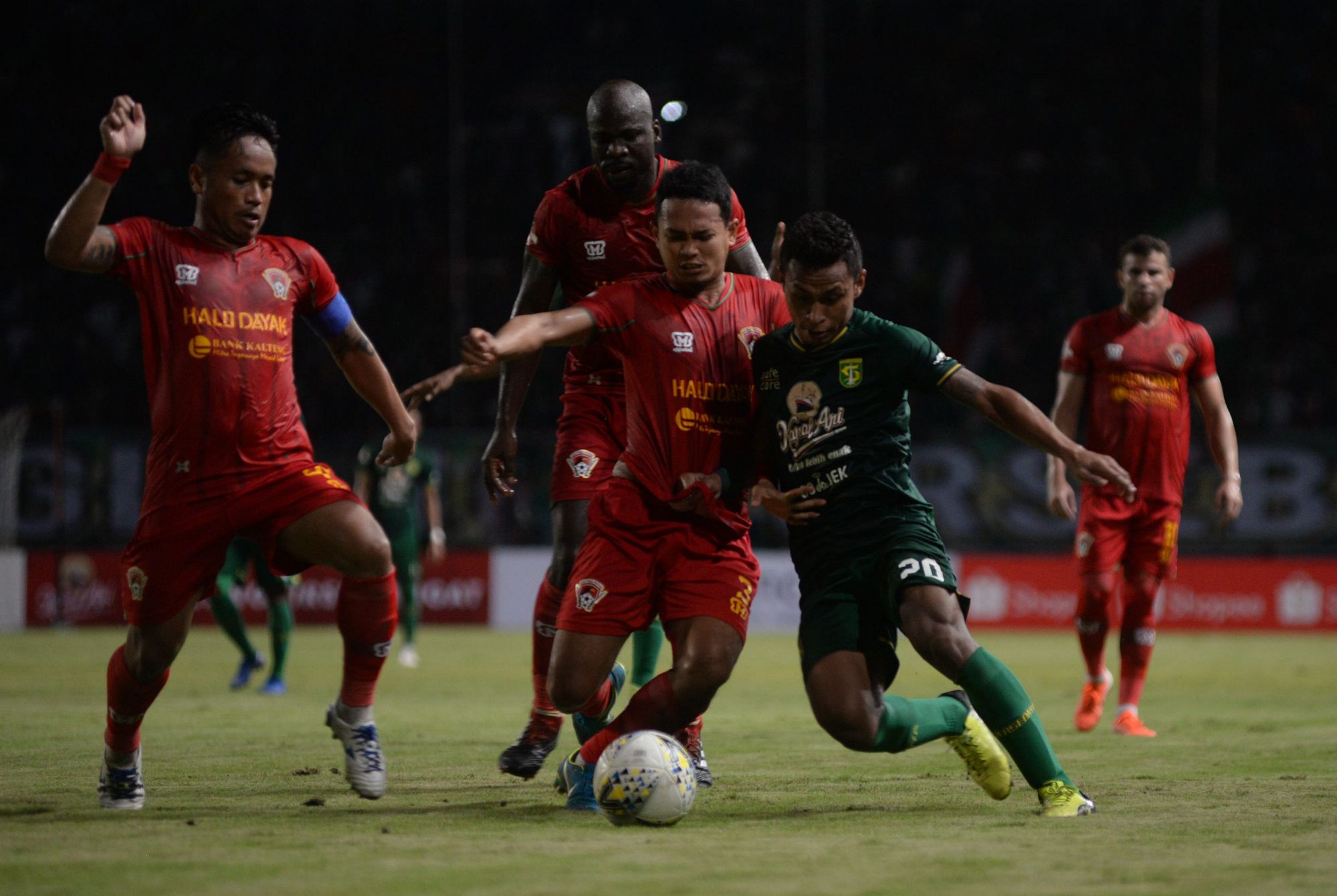 persebaya-surabaya-vs-kalteng-putra-di-laga-liga-1_20190522_103156.jpg