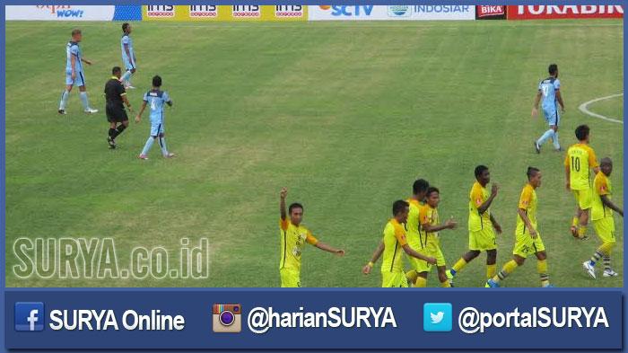 persegres-gresik-united-yusuf-efendi_20160501_023708.jpg