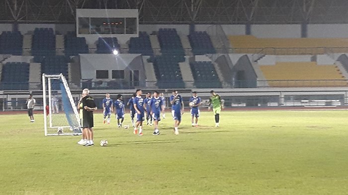 Berburu Pemain Baru di Bursa Transfer, Persib Bandung Bidik Pemain Junior Binaan Sendiri