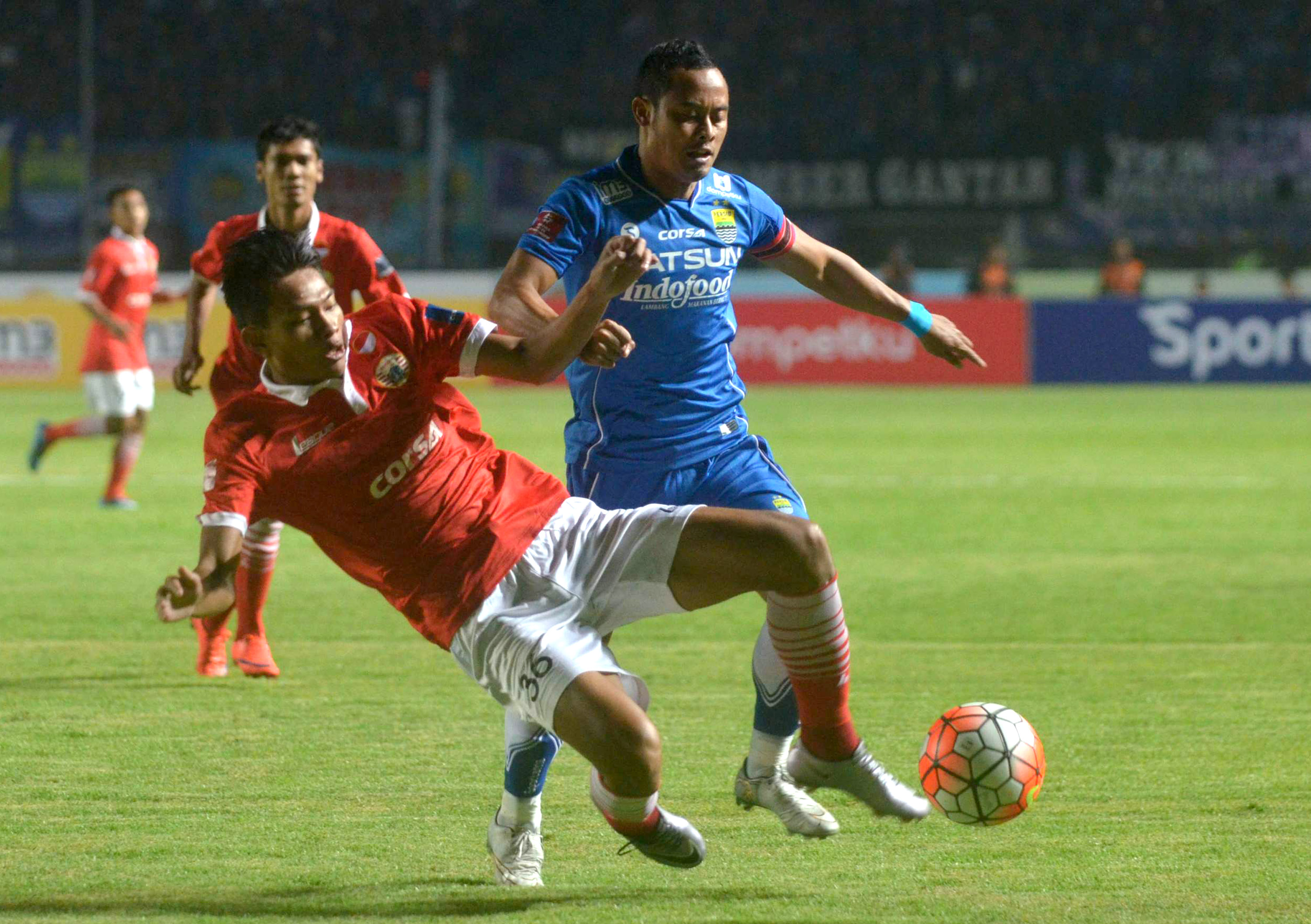 persib-ditahan-persija-di-kandang_20160717_001516.jpg