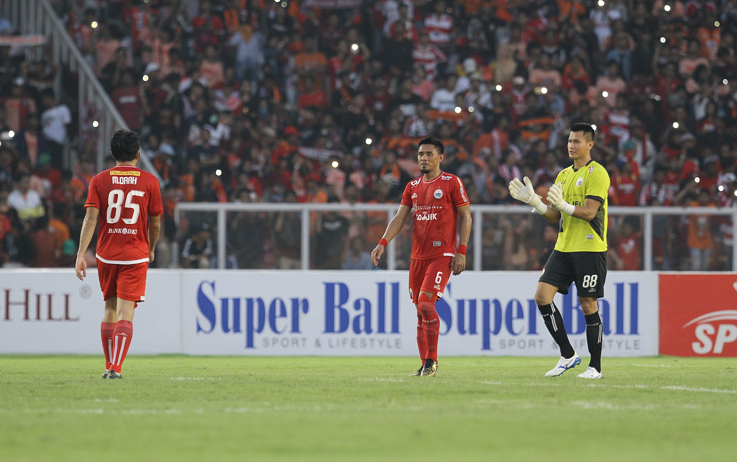 persija-jakarta-hajar-persela-lamongan-3-0-di-laga-liga-1_20181121_123022.jpg