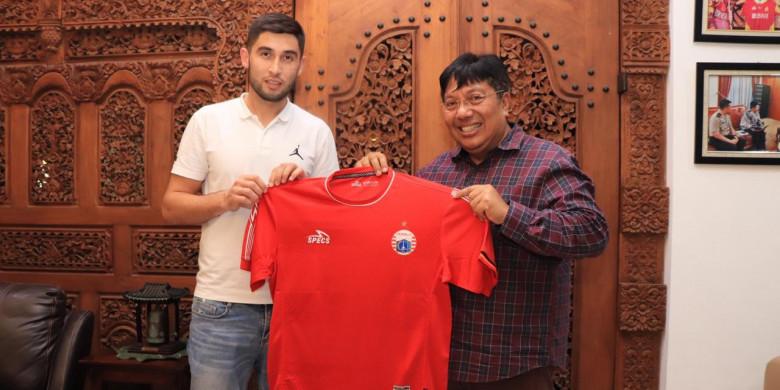 persija-jakarta-memperkenalkan-gelandang-bertahan-yakni-jahongir-abdumuminov.jpg