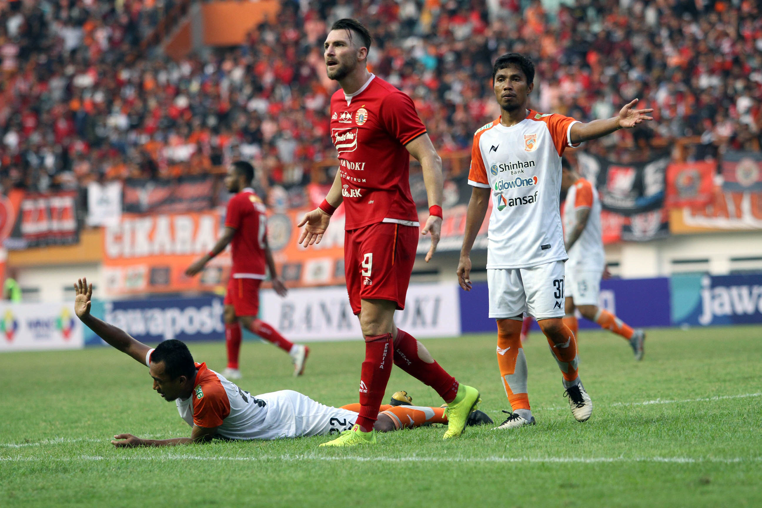 persija-kalahkan-borneo-fc-dalam-semifinal-leg1-piala-indonesia_20190630_202020.jpg