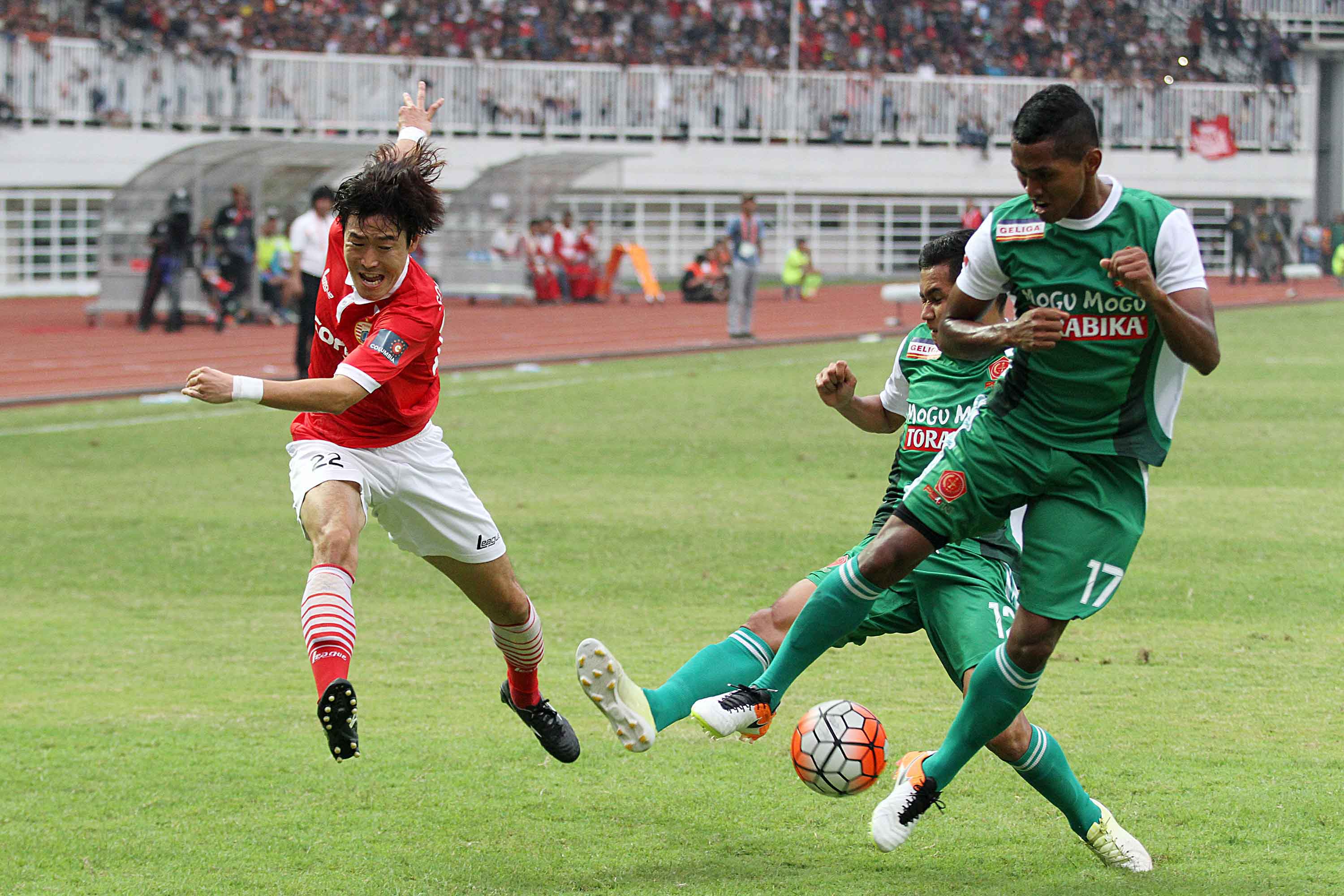 persija-kalahkan-ps-tni_20161018_165512.jpg