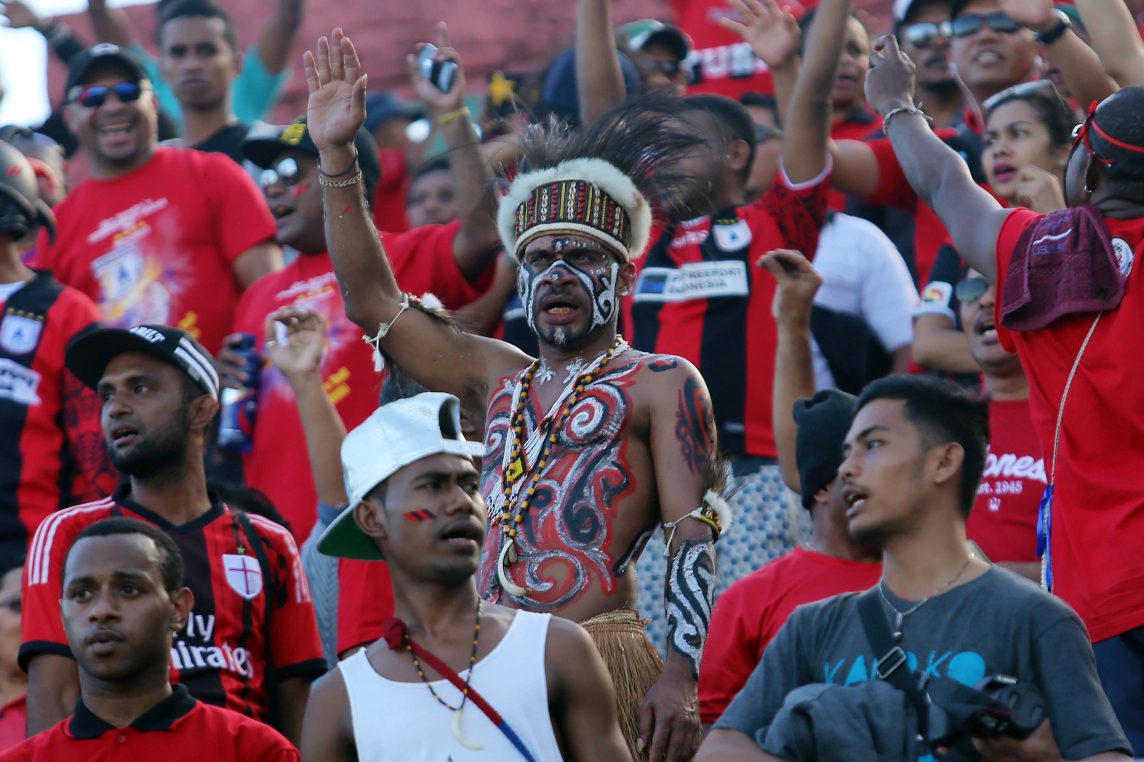 persipura-taklukan-tuan-rumah-bali-utd_20160905_215547.jpg