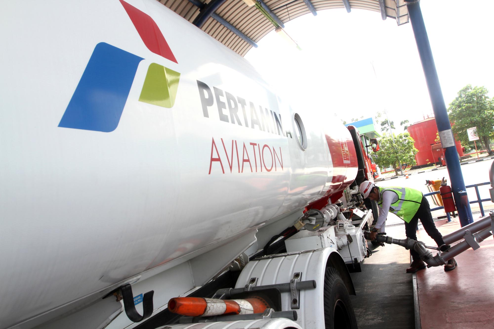 pertamina-tambah-pasokan-avtur_20170801_213025.jpg