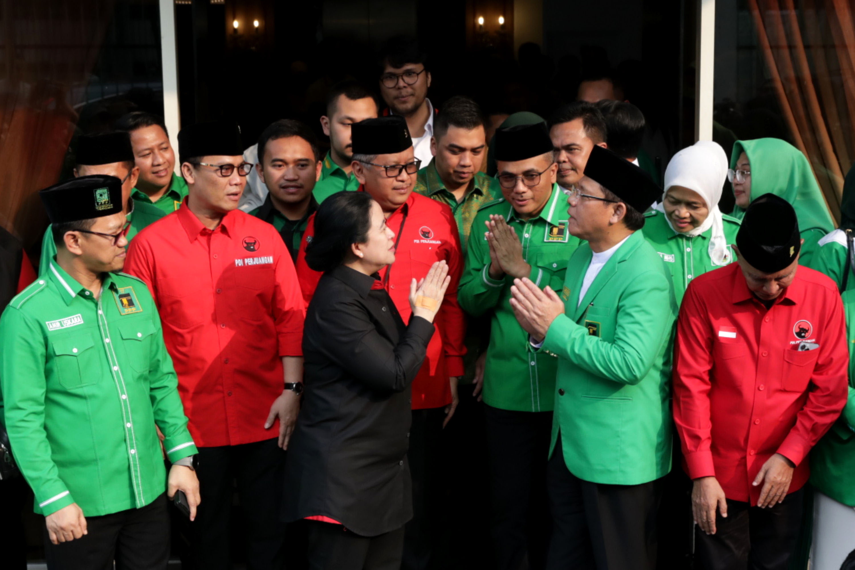 pertemuan-pdi-perjuangan-dengan-ppp_20230529_190135.jpg