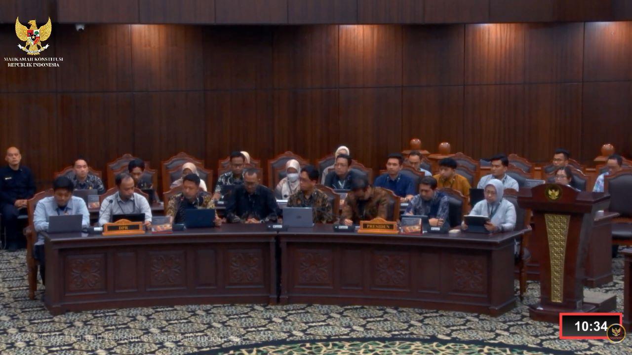 perwakilan-provider-seluler-dalam-sidang-kuota-hangus-UU-Telekomunikasi-di-MK.jpg