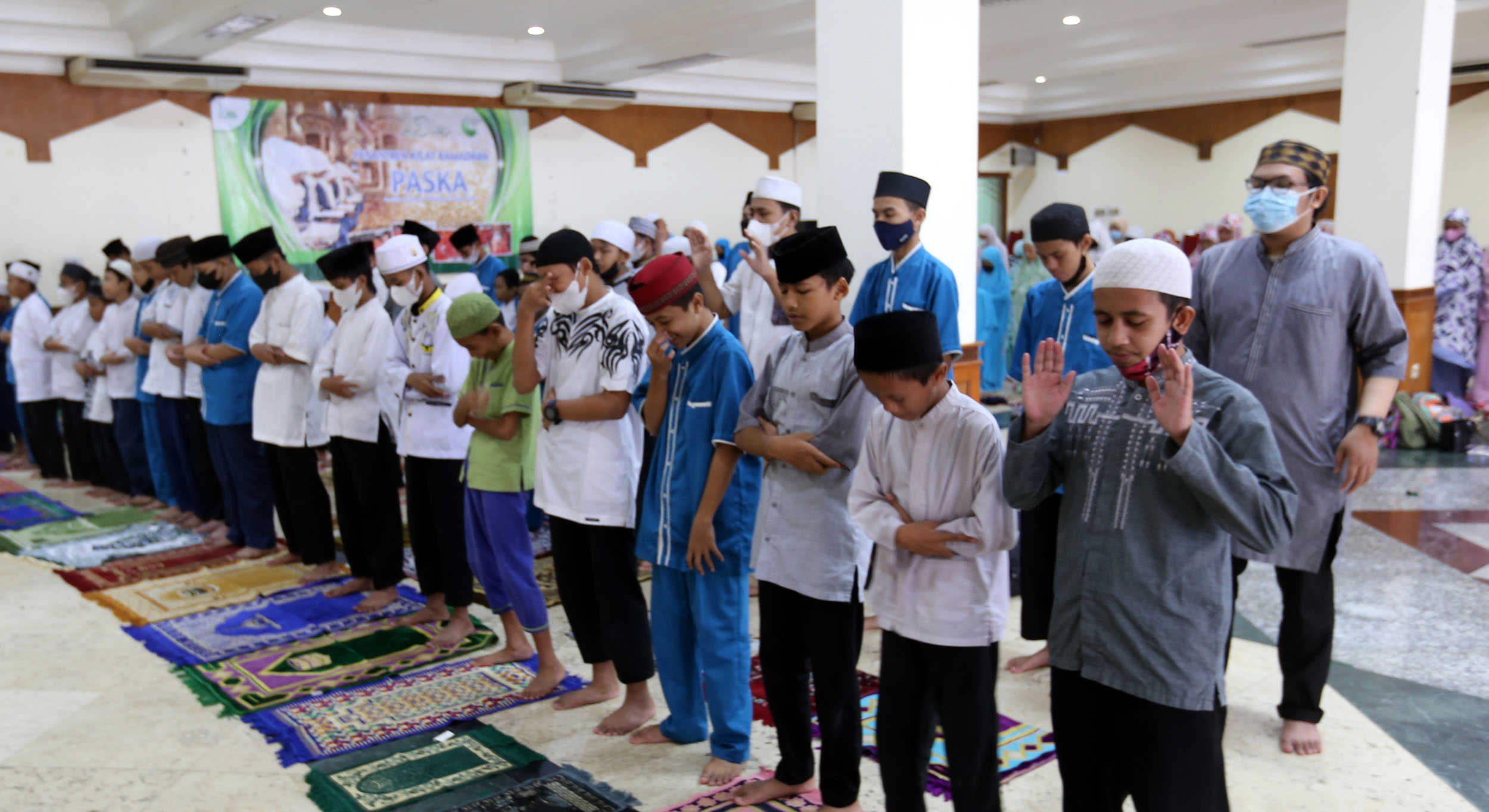 pesantren-kilat-ramadan-di-masjid-sunda-kelapa_20220410_201017.jpg