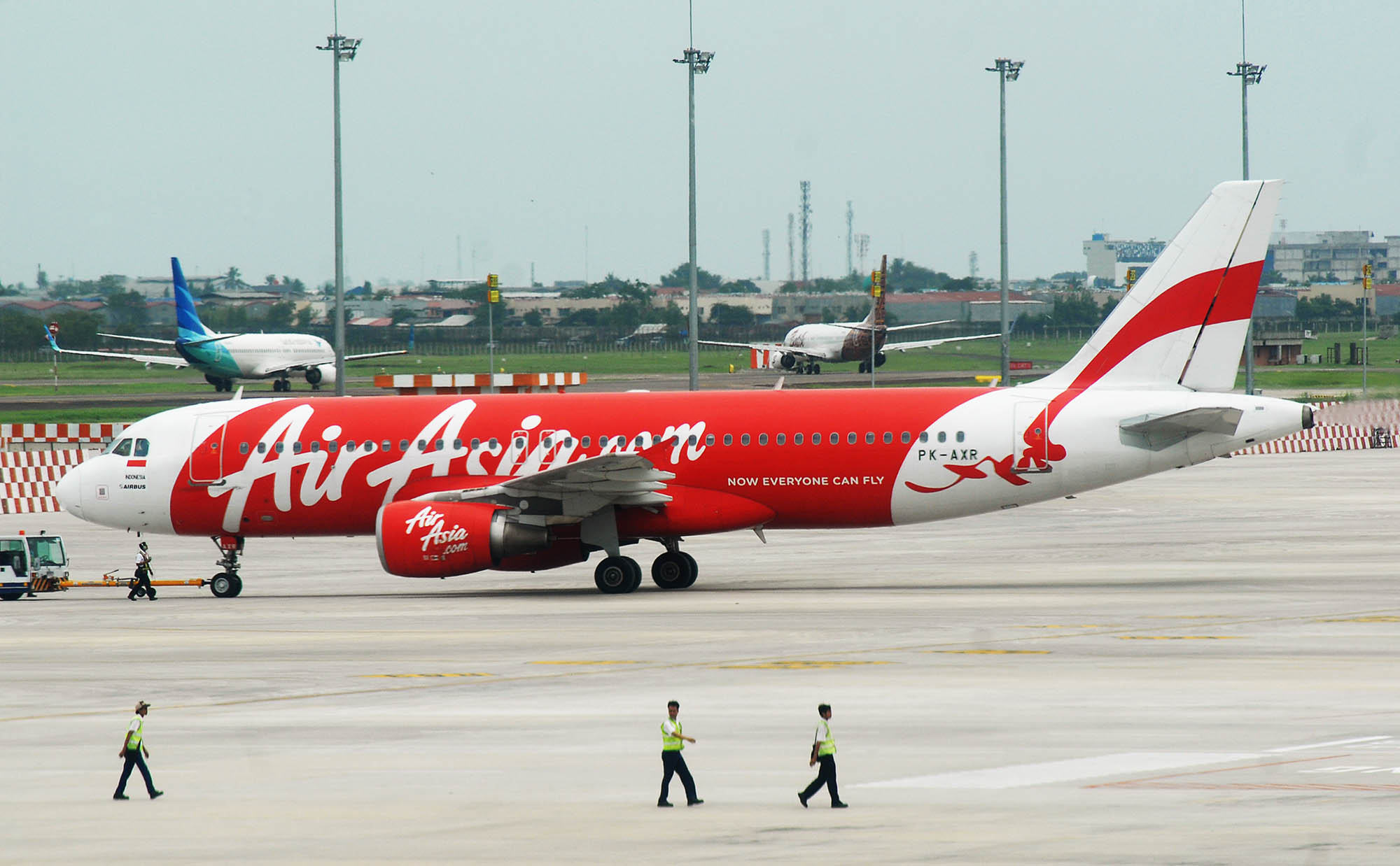 pesawat-airasia-qz8501-hilang-kontak_20141228_145119.jpg