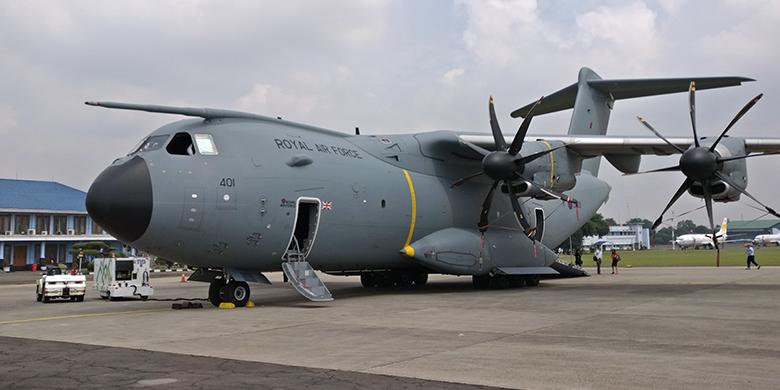 pesawat-angkut-a400m-milik-angkatan-udara-kerajaan-inggris_20170306_225225.jpg