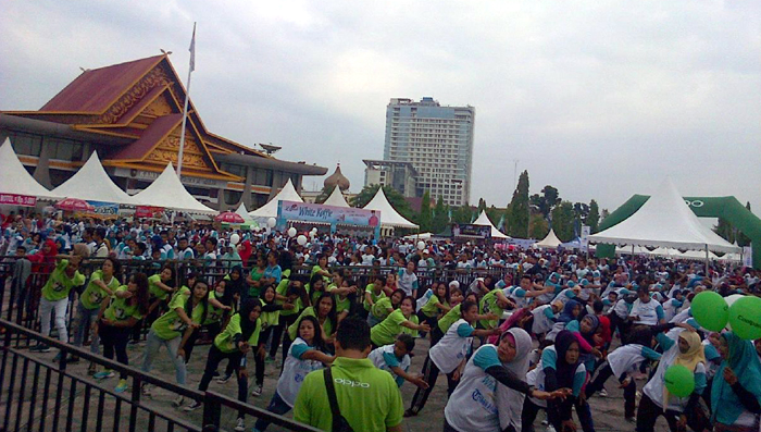 peserta-jalan-sehat-tribun-pekanbaru_20160424_085554.jpg