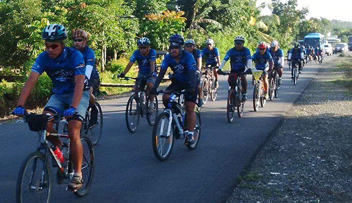 peserta-jelajah-sepeda-papua_20150604_224638.jpg